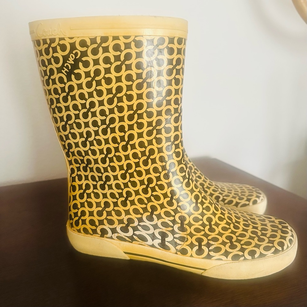 Coach Signature Pattern Yellow and Black Rain Boots